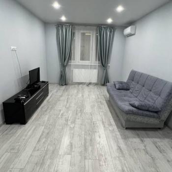 Сдается 1-комнатная квартира, 42 м²