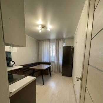 Продается 1-комнатная квартира, 40 м²