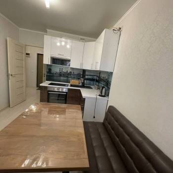 Продается 1-комнатная квартира, 40 м²