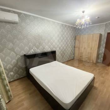 Сдается 1-комнатная квартира, 43 м²