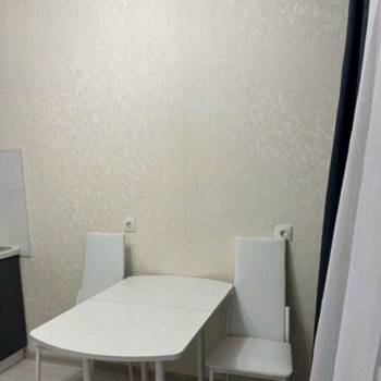 Продается 1-комнатная квартира, 40 м²