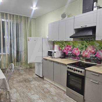 Сдается 1-комнатная квартира, 49 м²