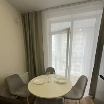 Сдается 1-комнатная квартира, 42 м²