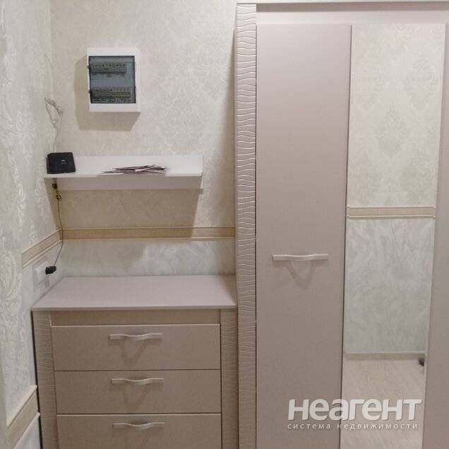 Сдаю 3-х к квартиру (ул. Александра Покрышкина)