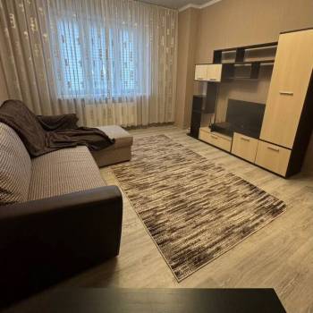 Сдается 1-комнатная квартира, 40 м²
