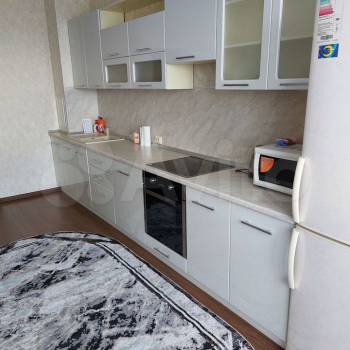 Сдается 2-х комнатная квартира, 81,3 м²