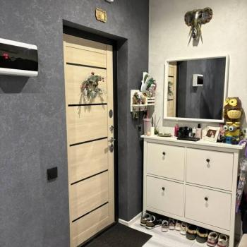 Продается 1-комнатная квартира, 42 м²