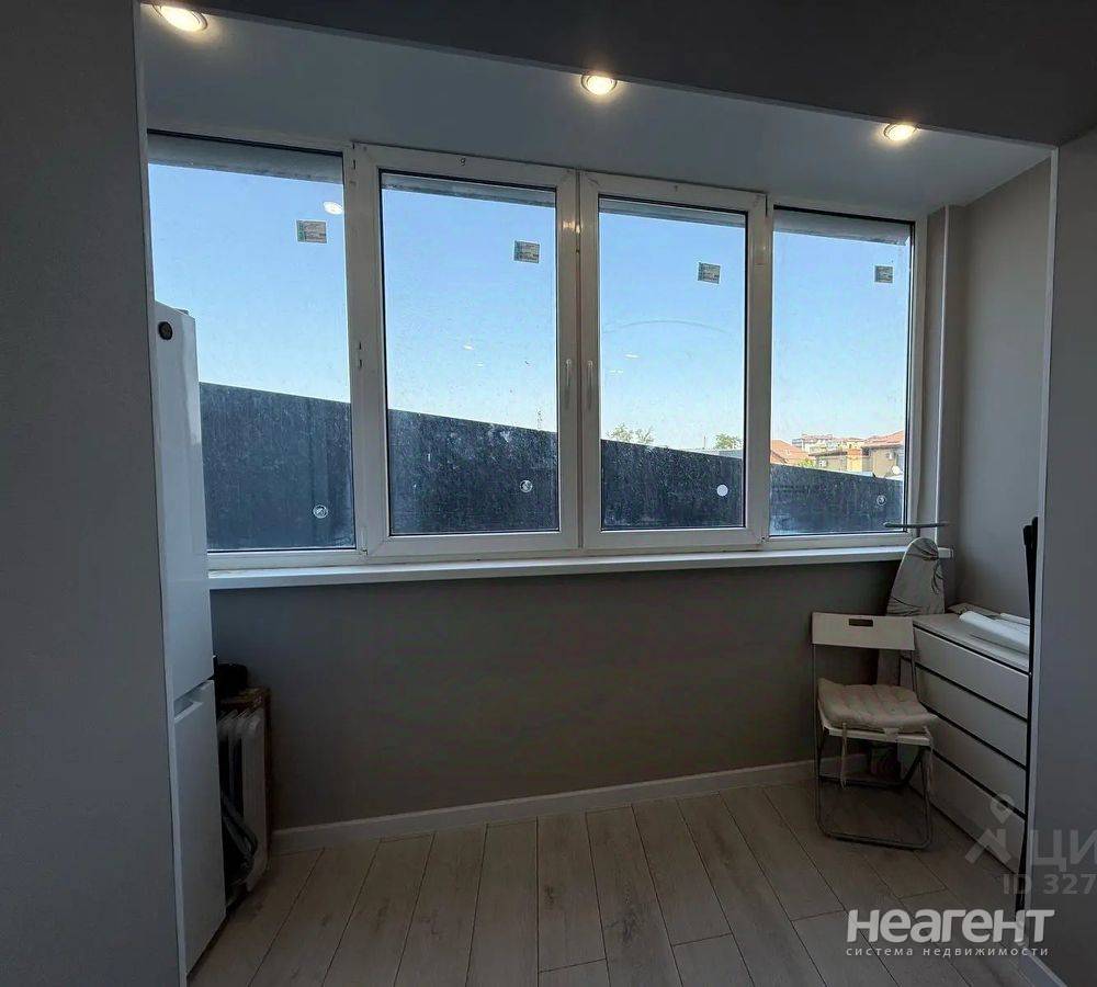 Продаю студию, п. Российский (ул. Шевкунова)