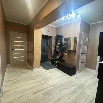 Продается Многокомнатная квартира, 90,1 м²
