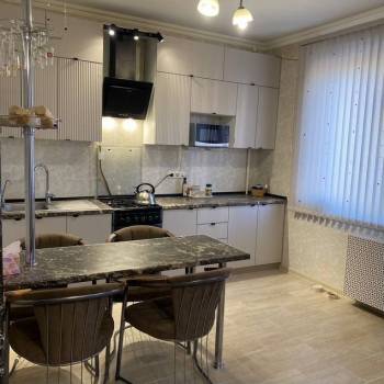 Продается Многокомнатная квартира, 90,1 м²