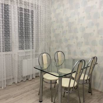 Сдается 1-комнатная квартира, 39 м²