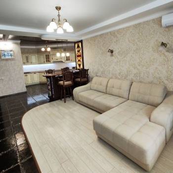 Сдается 2-х комнатная квартира, 79,6 м²