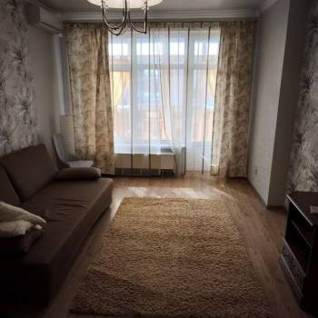 Сдается 1-комнатная квартира, 62 м²