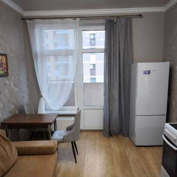 Сдается 1-комнатная квартира, 62 м²