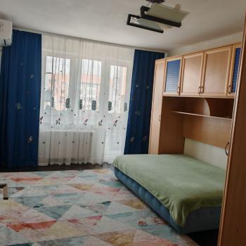 Продается Многокомнатная квартира, 103 м²