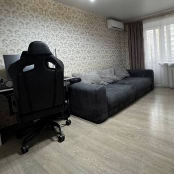 Продается 1-комнатная квартира, 32 м²