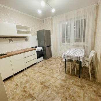 Сдается 2-х комнатная квартира, 60 м²