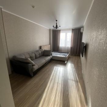 Продается 1-комнатная квартира, 42,5 м²