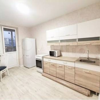 Сдается 1-комнатная квартира, 38 м²