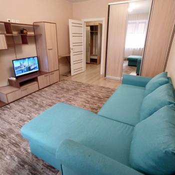 Сдается 1-комнатная квартира, 42 м²