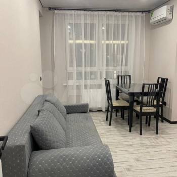 Сдается 1-комнатная квартира, 42 м²