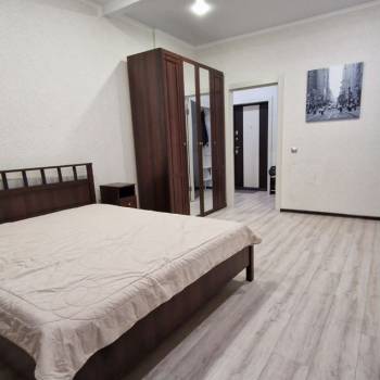 Продается 1-комнатная квартира, 42,8 м²