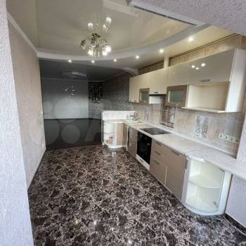 Продается 1-комнатная квартира, 62 м²