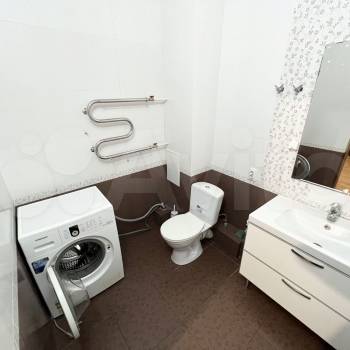 Сдается 1-комнатная квартира, 53,6 м²