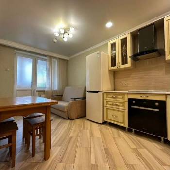Сдается 1-комнатная квартира, 43 м²