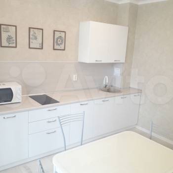 Сдается 1-комнатная квартира, 42 м²