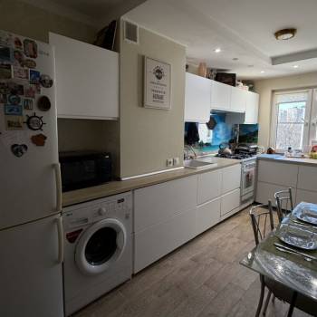 Продается Многокомнатная квартира, 74,4 м²