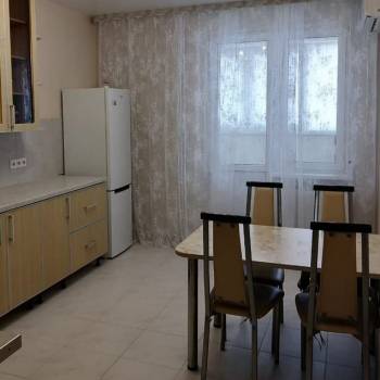 Сдается 2-х комнатная квартира, 72 м²