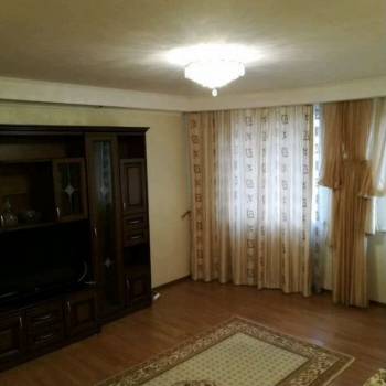 Сдается 2-х комнатная квартира, 75 м²