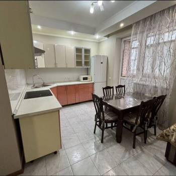 Сдается 2-х комнатная квартира, 75 м²