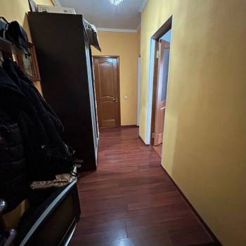 Продается 1-комнатная квартира, 42 м²