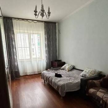 Продается 1-комнатная квартира, 42 м²