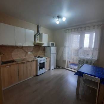 Сдается 1-комнатная квартира, 38 м²