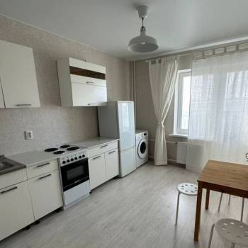 Сдается 1-комнатная квартира, 38 м²