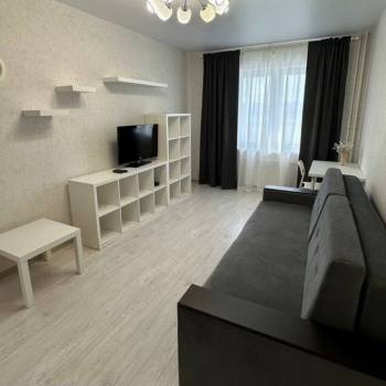 Сдается 1-комнатная квартира, 38 м²