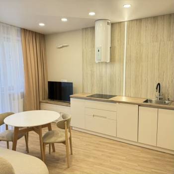 Продается 1-комнатная квартира, 40 м²