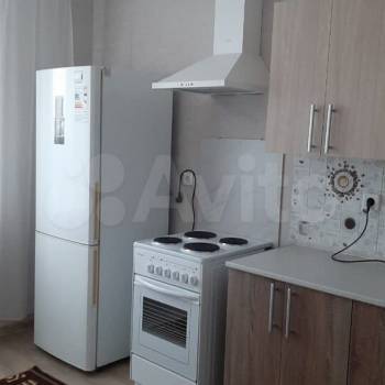 Сдается 1-комнатная квартира, 38 м²