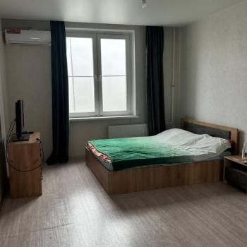 Сдается 1-комнатная квартира, 40 м²