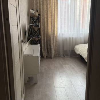 Продается 1-комнатная квартира, 32 м²