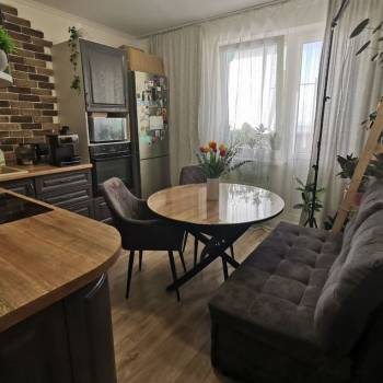 Продается 1-комнатная квартира, 38 м²