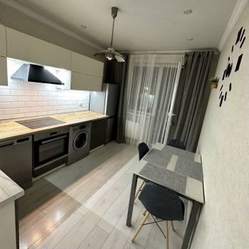 Сдается 1-комнатная квартира, 39 м²