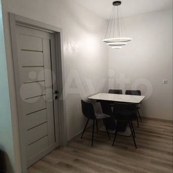 Сдается 1-комнатная квартира, 53 м²