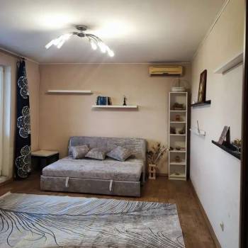 Сдается 1-комнатная квартира, 42 м²