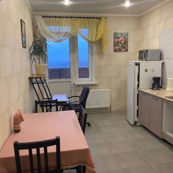 Сдается 1-комнатная квартира, 40 м²