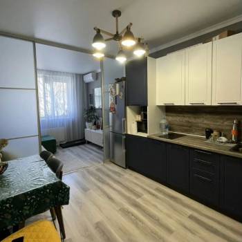 Продается 1-комнатная квартира, 38 м²