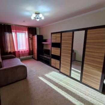 Продается 1-комнатная квартира, 38 м²